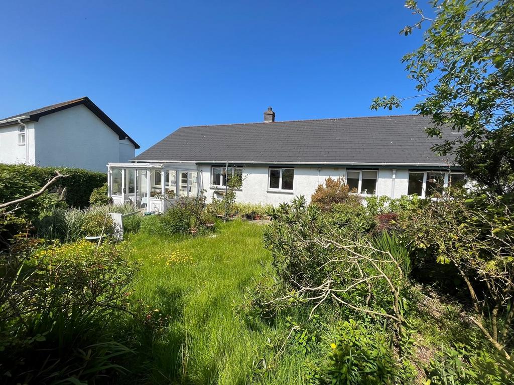 8 Parc Ffos, Ffosyffin, Aberaeron, SA46 3 bed detached bungalow for