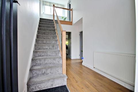 2 Cale Close, Tamworth, B77 1DB