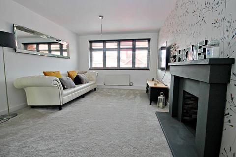2 Cale Close, Tamworth, B77 1DB