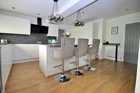 2 Cale Close, Tamworth, B77 1DB