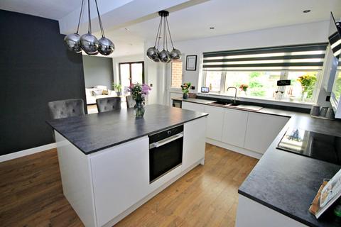 2 Cale Close, Tamworth, B77 1DB