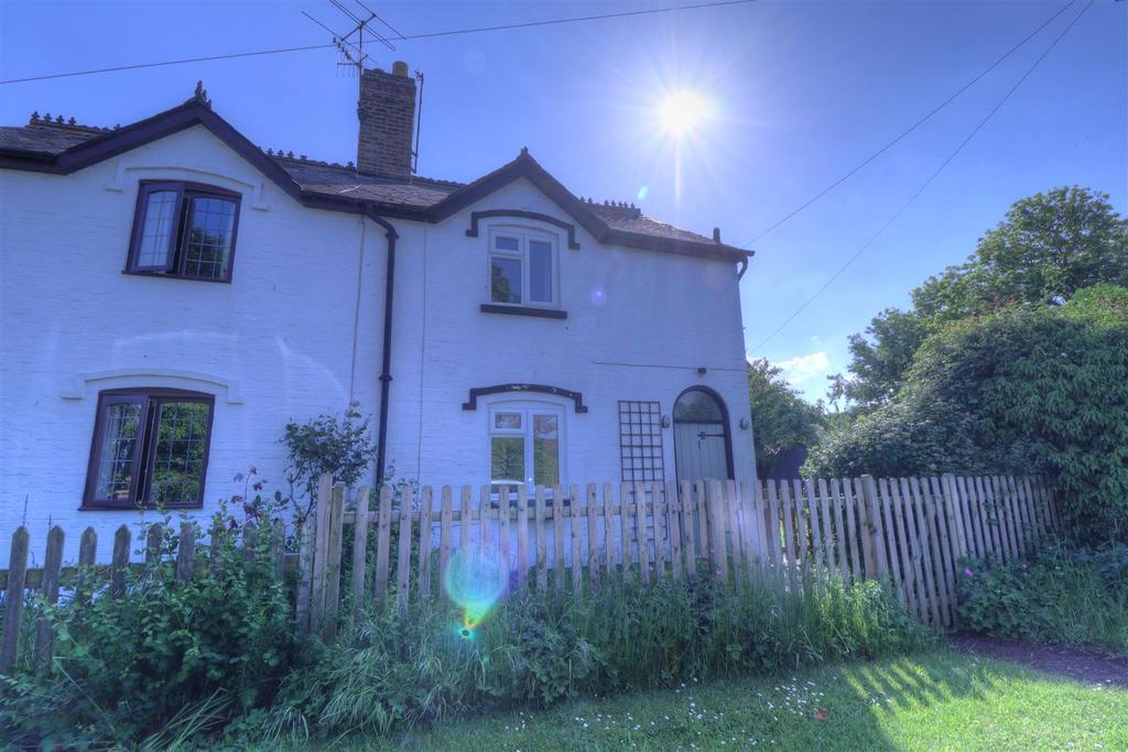 Broadway Road, Aston Somerville 2 bed semidetached house £895 pcm (£