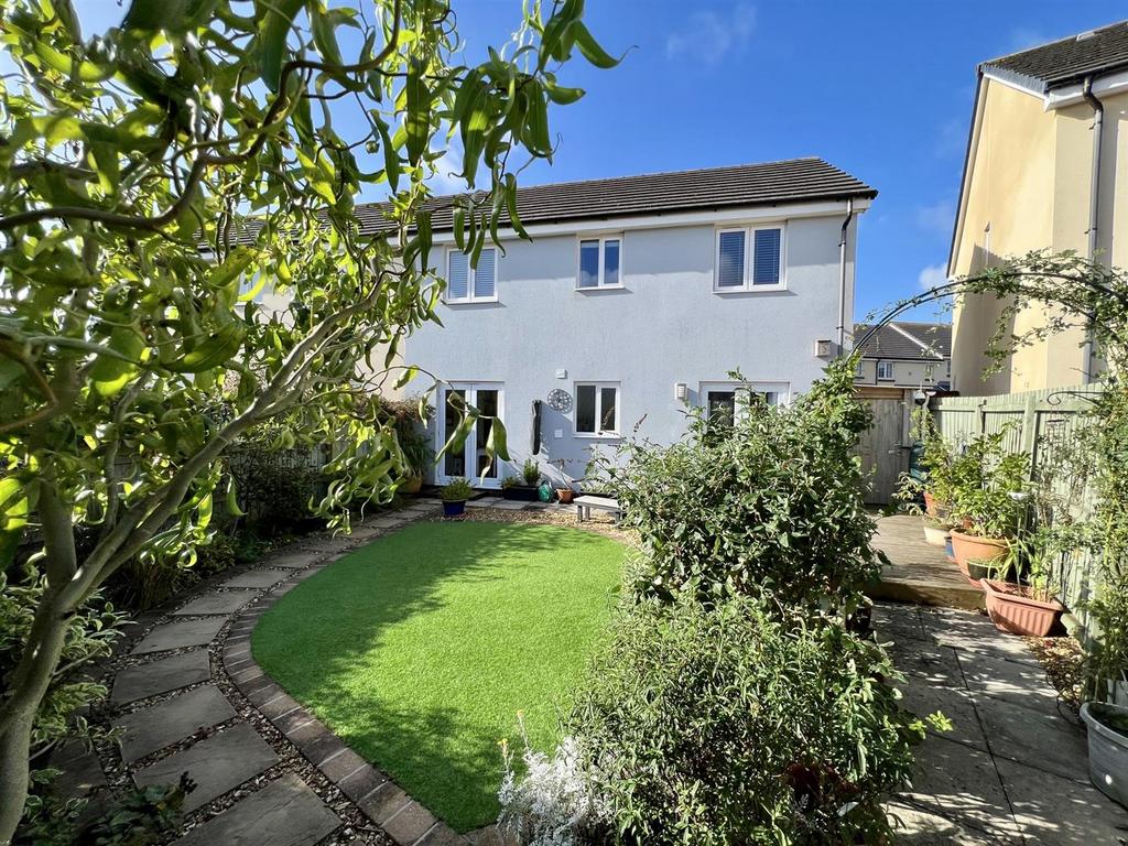 Sunningdale Drive, Hubberston, Milford Haven 3 bed semidetached house for sale £185,000