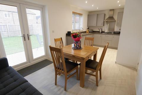 3 bedroom detached house for sale - Burgess Avenue, Howden