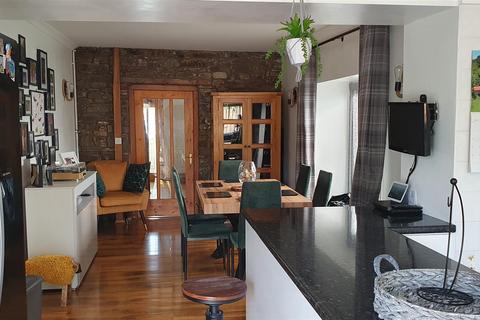4 Brooks Lane, Burry Port, SA16 0TR