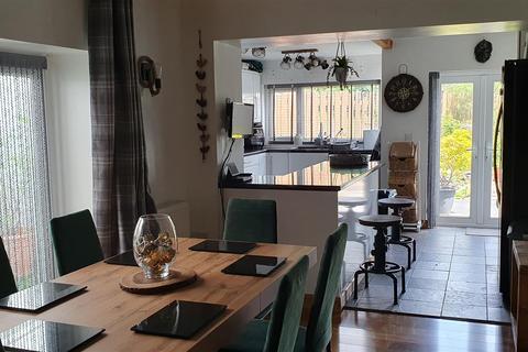 4 Brooks Lane, Burry Port, SA16 0TR