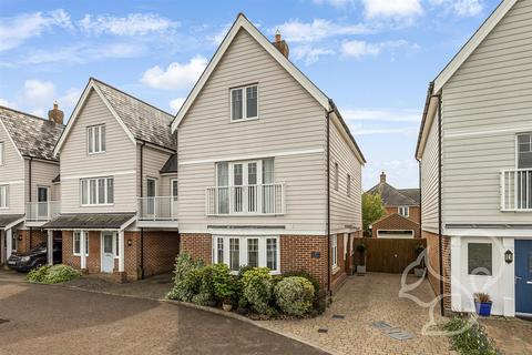 19 Glebe View, West Mersea, Colchester, CO5 8GH