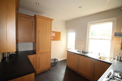4 bedroom house to rent - Victoria Park Road, Leicester