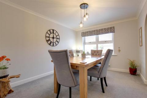 2 Bentinck Lane, Sigglesthorne, Hull, HU11 5QR