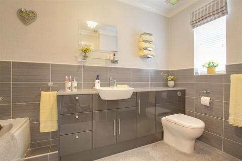 2 Bentinck Lane, Sigglesthorne, Hull, HU11 5QR