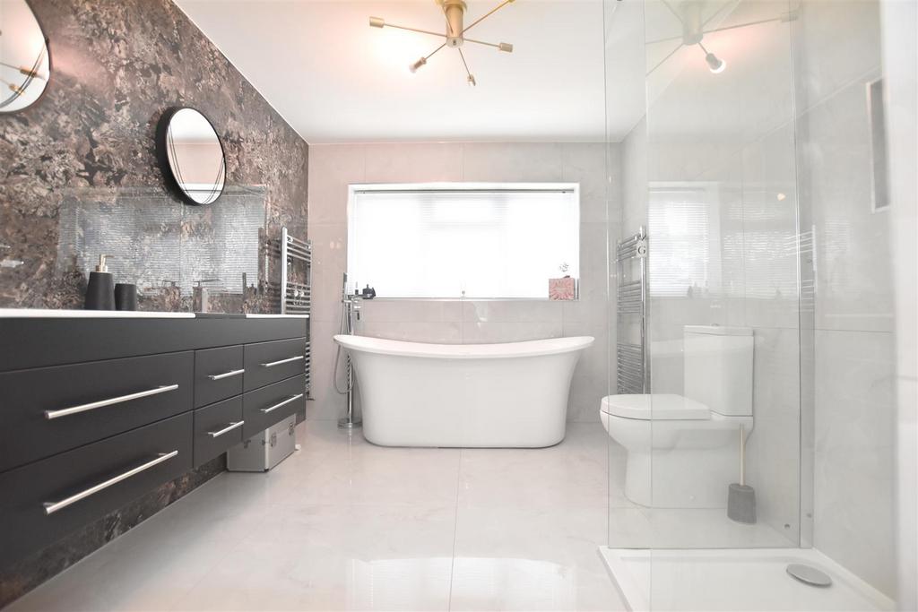 En Suite to Master