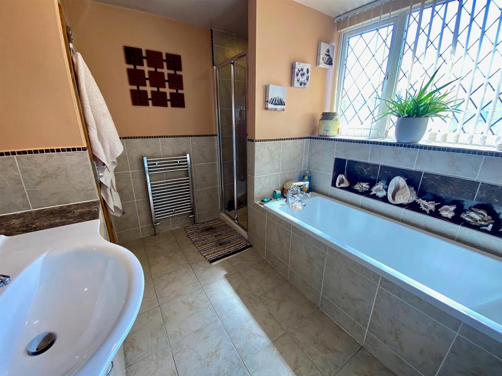 Kings head road 5 bath 3.jpg