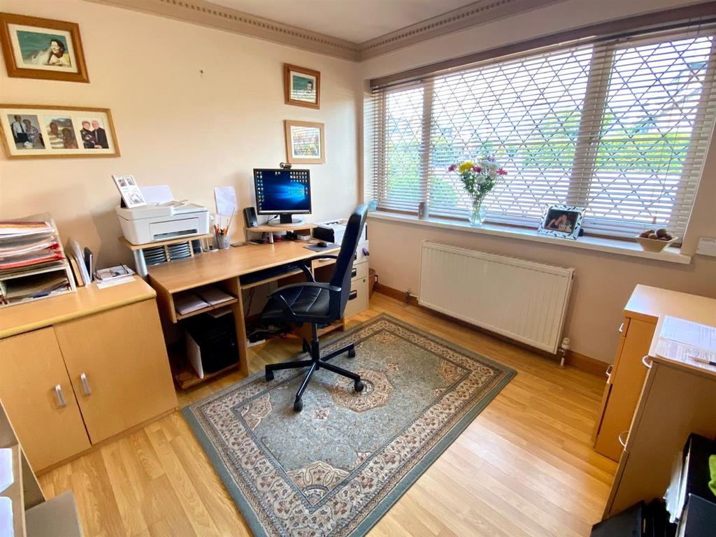Kings head road 5 bed-office.jpg