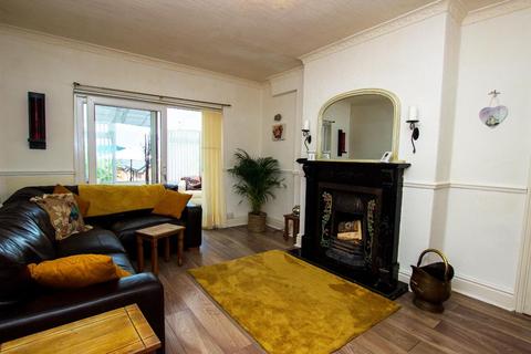 28 Lisbon Drive, Darwen, BB3 3JW