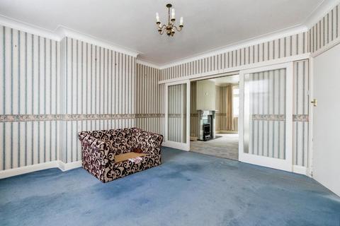17 Mayfair Avenue, Worcester Park, KT4 7SH