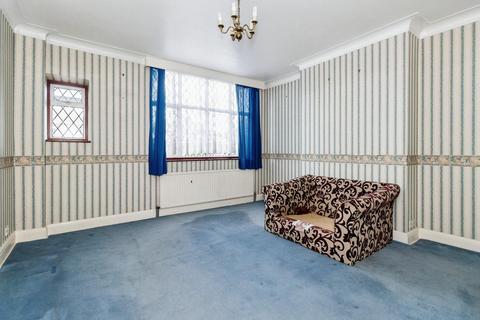 17 Mayfair Avenue, Worcester Park, KT4 7SH