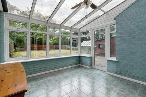 17 Mayfair Avenue, Worcester Park, KT4 7SH