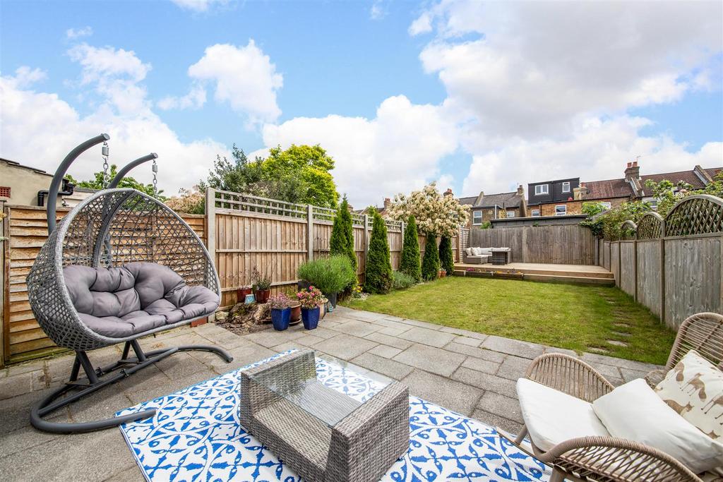 Albert Road, Bromley 3 bed semidetached house for sale £575,000