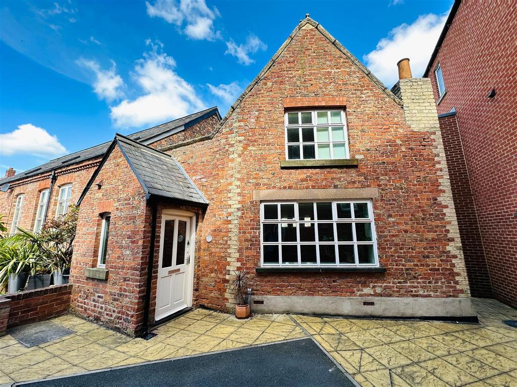 Chapel House Court, Selby 1 bed end of terrace house for sale £125,000