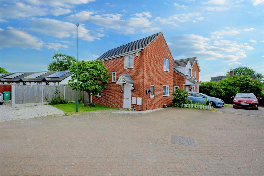 Oakford Close, Aspley 3 bed semidetached house for sale £190,000