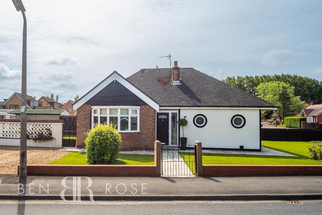 Hillcrest Drive, Tarleton, Preston 2 bed detached bungalow for sale £