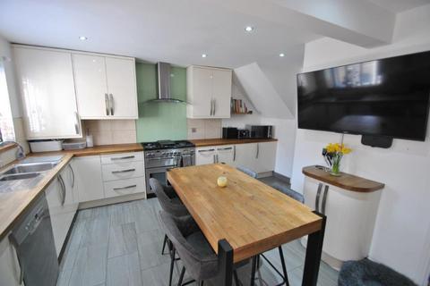 2 Brimham Close, Kirk Sandall, Doncaster, DN3 1FB