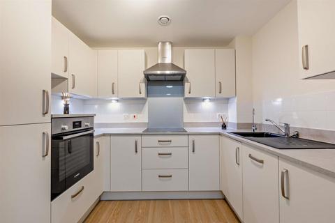 2 bedroom apartment for sale, Kingfisher Court, South Street, Taunton