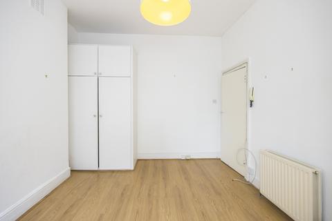 Studio to rent, Broadhurst Gardens,, London NW6