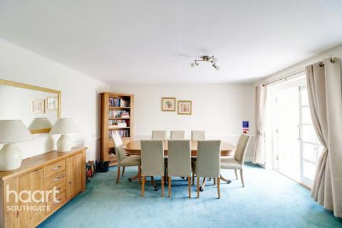 1 bedroom apartment for sale, Cockfosters, London