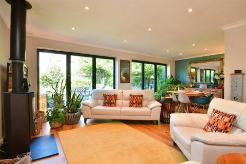 9 Alinora Close, Goring By Sea, Worthing, BN12 4LT