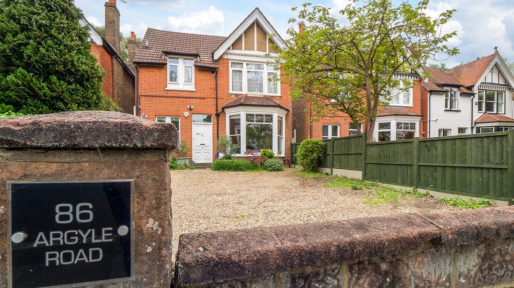 Argyle Road, London, W13 1 bed apartment for sale £500,000