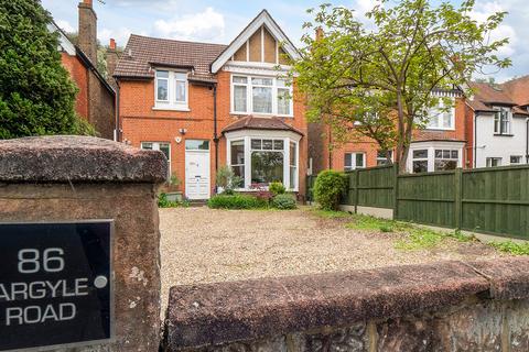 86d Argyle Road, London, W13 8EL