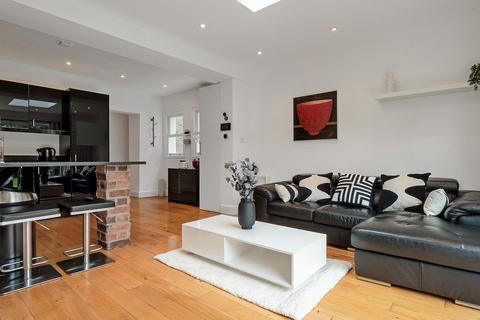 86d Argyle Road, London, W13 8EL