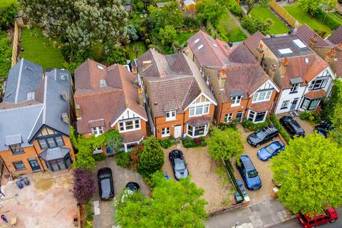 86d Argyle Road, London, W13 8EL