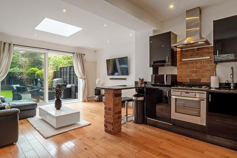 86d Argyle Road, London, W13 8EL