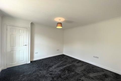 2 bedroom flat to rent, Manchester Road, Thurlstone, Sheffield, S36 9PT