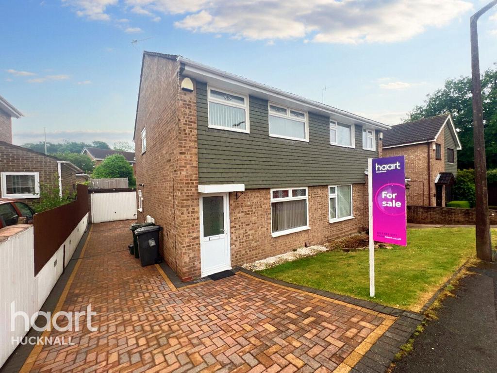 Tyburn Close, Warren Hill, Nottingham 3 bed semidetached house for