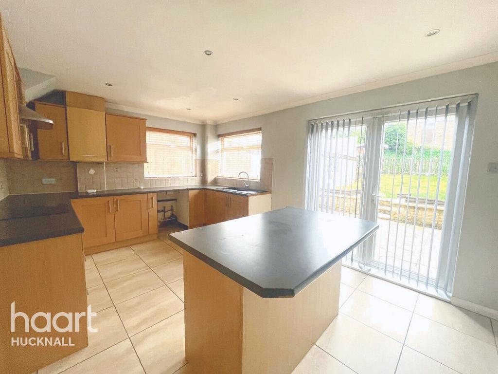 Tyburn Close, Warren Hill, Nottingham 3 bed semidetached house for