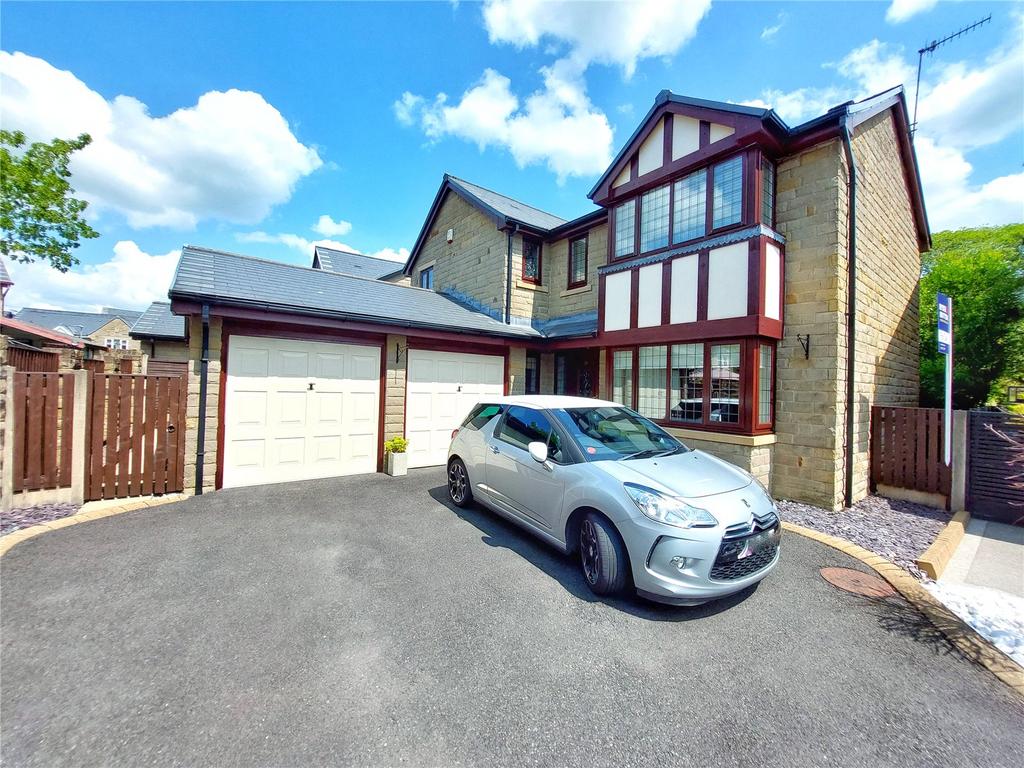 Lareg Detached Home