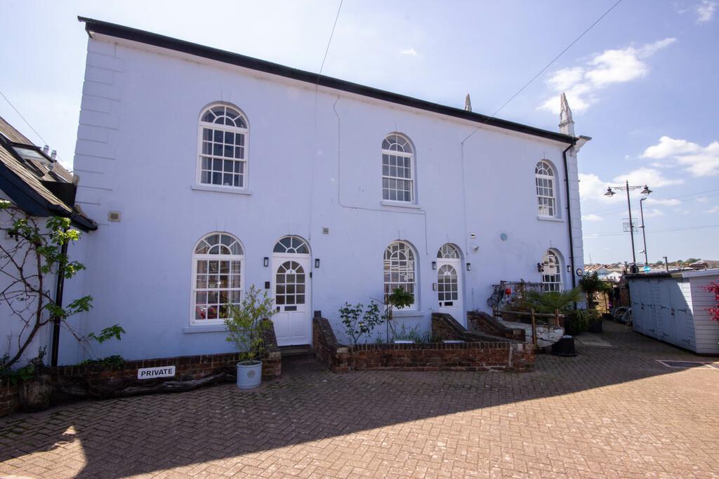 Ferry Road, East Cowes 2 bed terraced house for sale £225,000