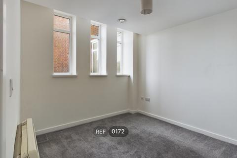 2 bedroom apartment to rent, Queens House, Paragon Street, HU1