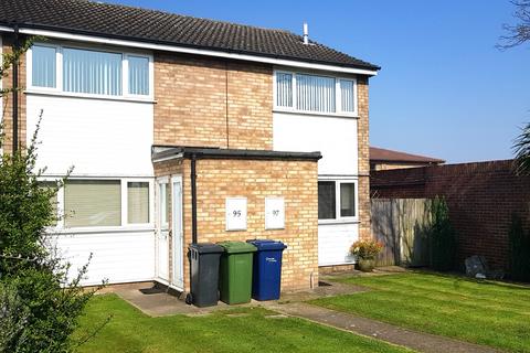 2 bedroom maisonette to rent, Glenmere Close, Cambridge