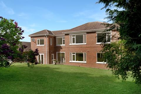 4 bedroom detached house for sale, Common Lane,River,Dover,CT17 0PN