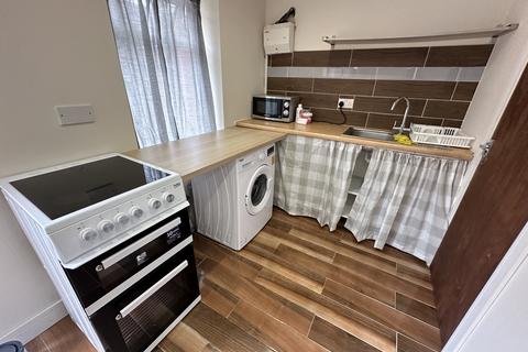 undefined, The Avenue,  Hounslow, TW5