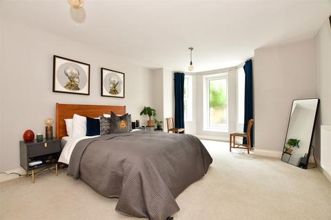 12a Augusta Gardens, Folkestone, CT20 2RR