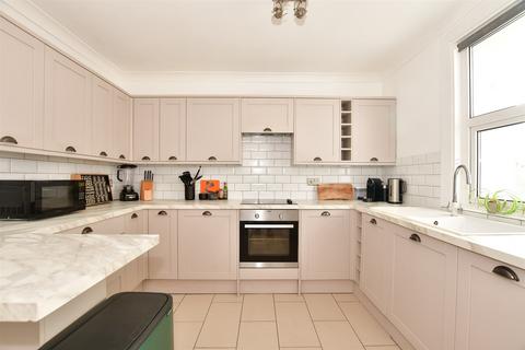 12a Augusta Gardens, Folkestone, CT20 2RR