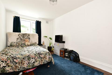 12a Augusta Gardens, Folkestone, CT20 2RR