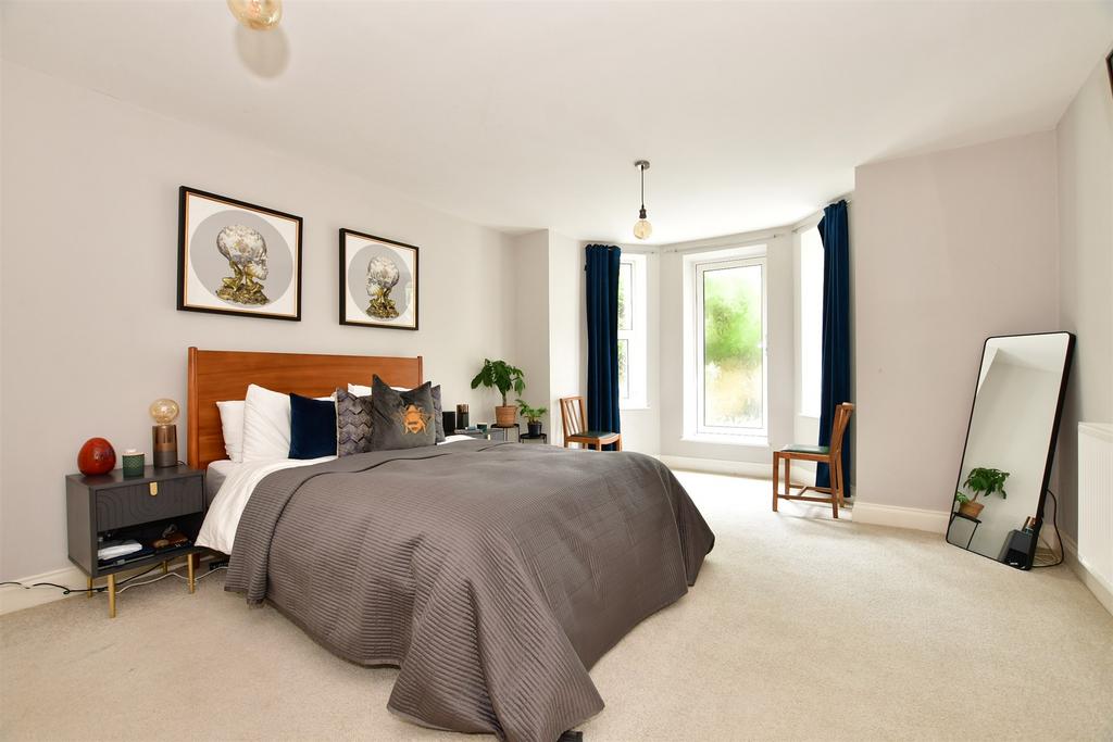 Augusta Gardens, Folkestone, Kent 2 bed ground floor flat for sale £