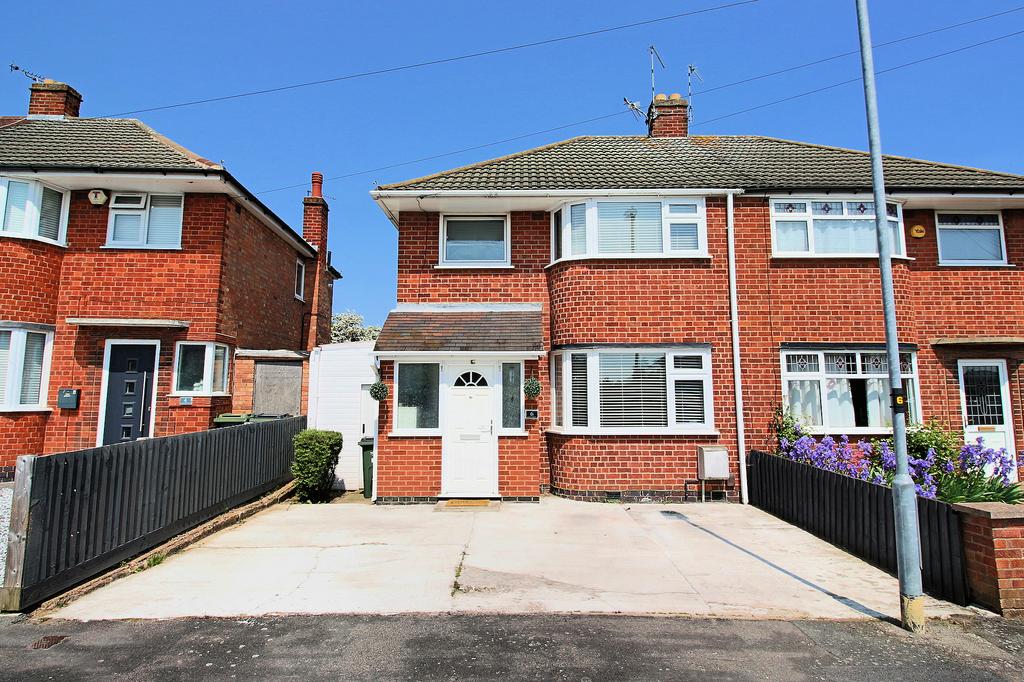 Stratford Road, Braunstone Town, LE3 3 bed semidetached house for sale