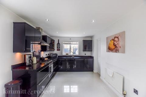 16 Craster Point, Seaham, SR7 7WW